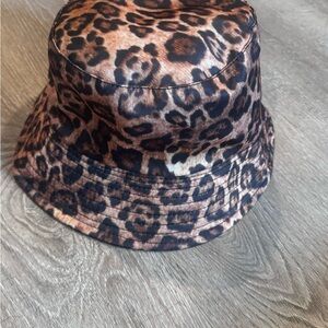 Leopard Print reversible Bucket Hat